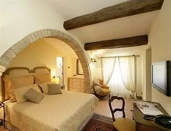 Otel La Palazzetta Del Vescovo *